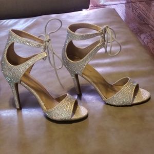 Sparkling high heels with the straps